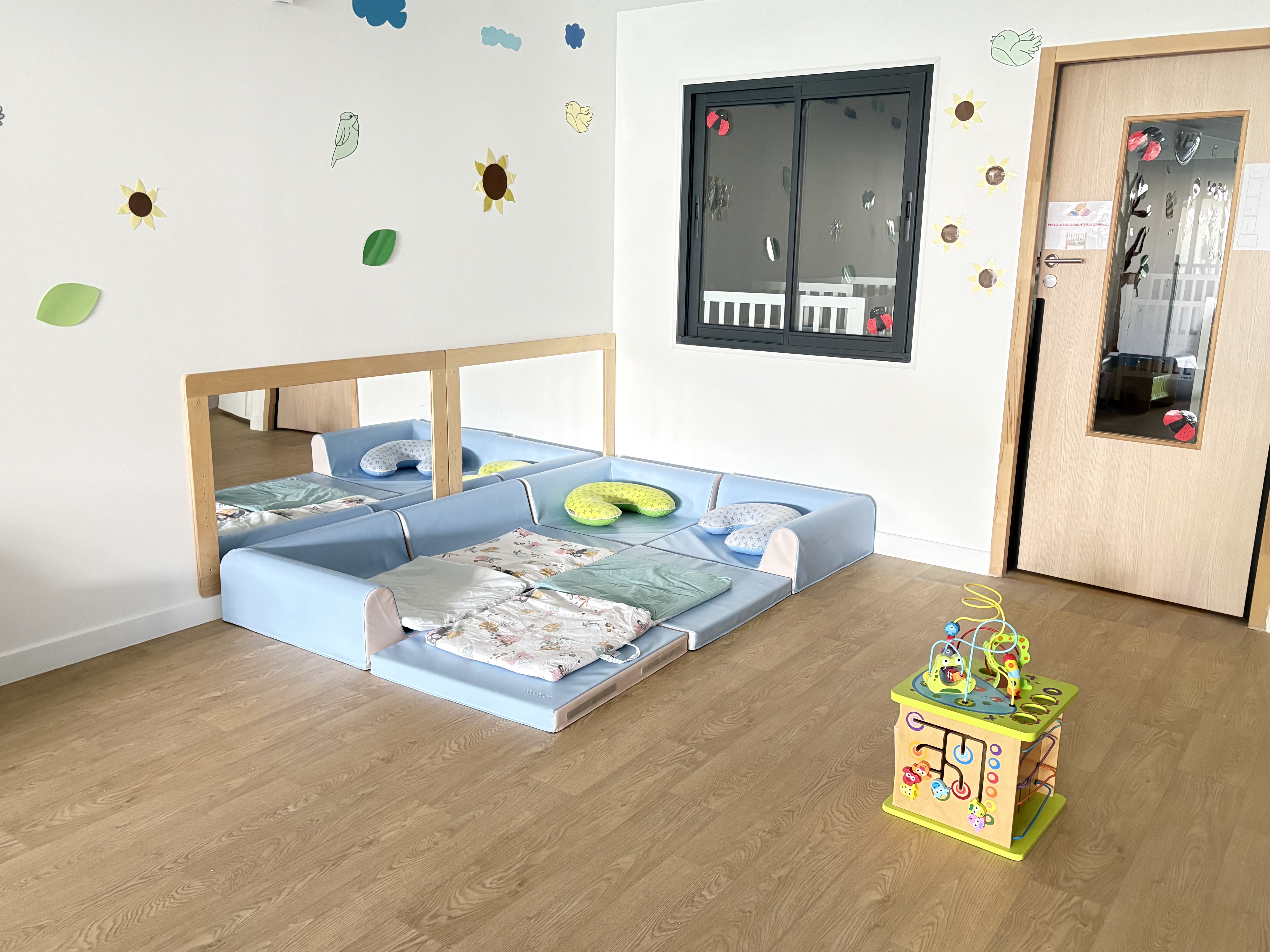 Salle d'activité micro-crèche Saint-Germain-en-Laye 78100